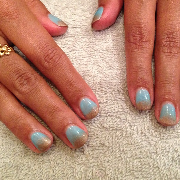 nails by natalie rose london  Azure Wish by CND Shellac sparkle sea sand manicure 